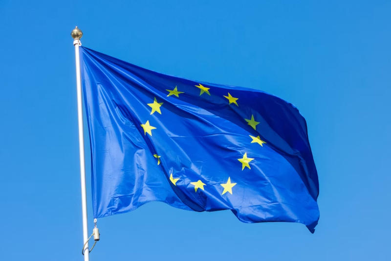 Европа заставит помечать весь ИИ-контент — новые правила вступают в силу уже в воскресенье