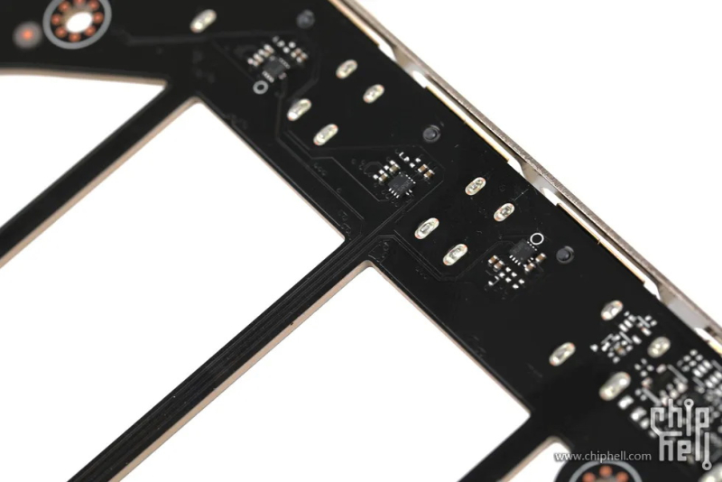 Gigabyte выпустила дырявую видеокарту — в плате Aorus GeForce RTX 5080 Infinity Wood оказалось четыре огромных выреза