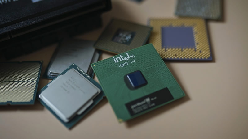 Intel решила сначала выпустить Nova Lake для настольных ПК, а не дата-центров