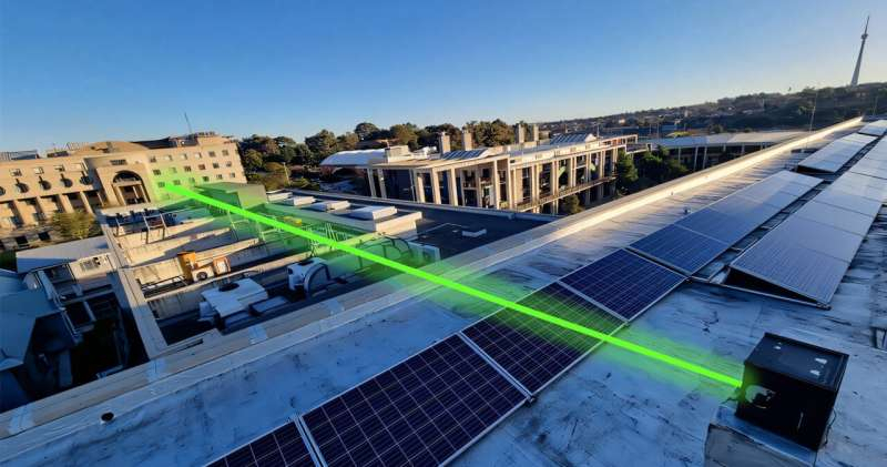 В ЮАР испытали неубиваемую передачу данных лазером по воздуху — простую и перспективную