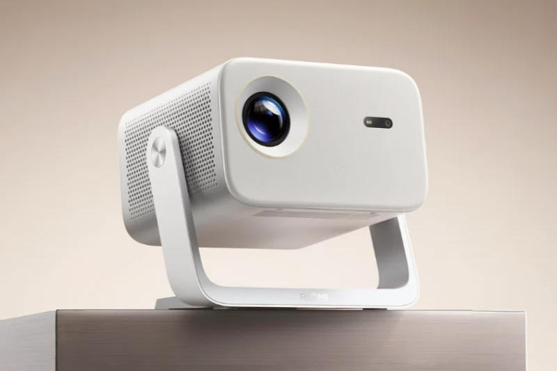 Xiaomi представила недорогие домашние проекторы Redmi Projector 5 и 5 Pro