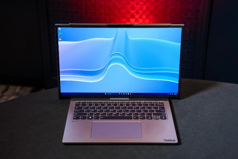 Lenovo показала 14-дюймовый ноутбук, экран которого расширяется до 17 дюймов