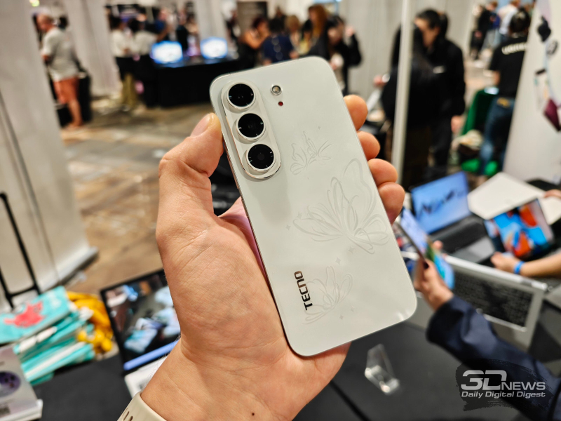 Tecno показала полностью безрамочный смартфон Bezelless