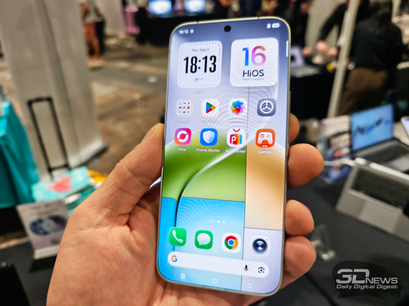 Tecno показала полностью безрамочный смартфон Bezelless